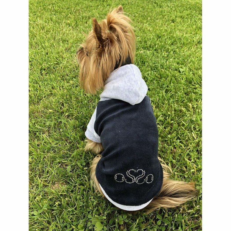 Толстовка с капюшоном OSSO-fashion для собак любого возраста миниатюрных мелких и средних пород из велюра цвета графита – р. 30