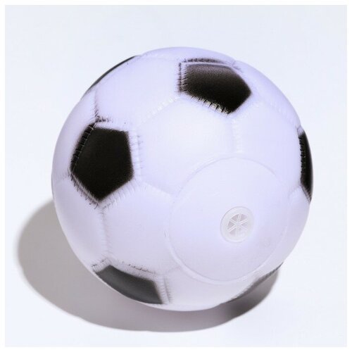 Игрушка пищащая “Мяч Футбол” для собак, 6,2 см, белая